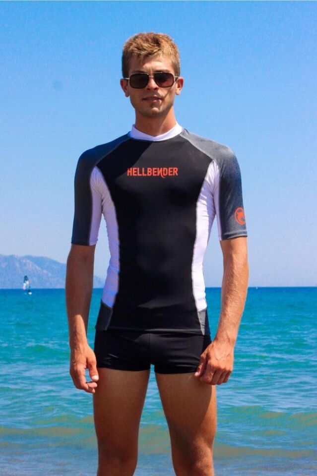 Siyah Kısa Kollu Uva-b Korumalı Rashguard Mayo Erkek