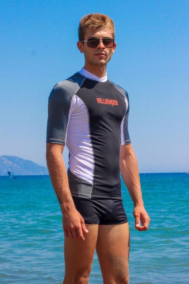 Siyah Kısa Kollu Uva-b Korumalı Rashguard Mayo Erkek